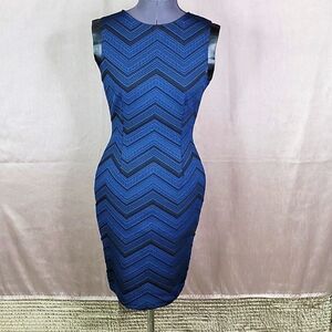 RED SAKS‎ FIFTH AVENUE Zigzag Blue and Black Striped Dress Size Medium